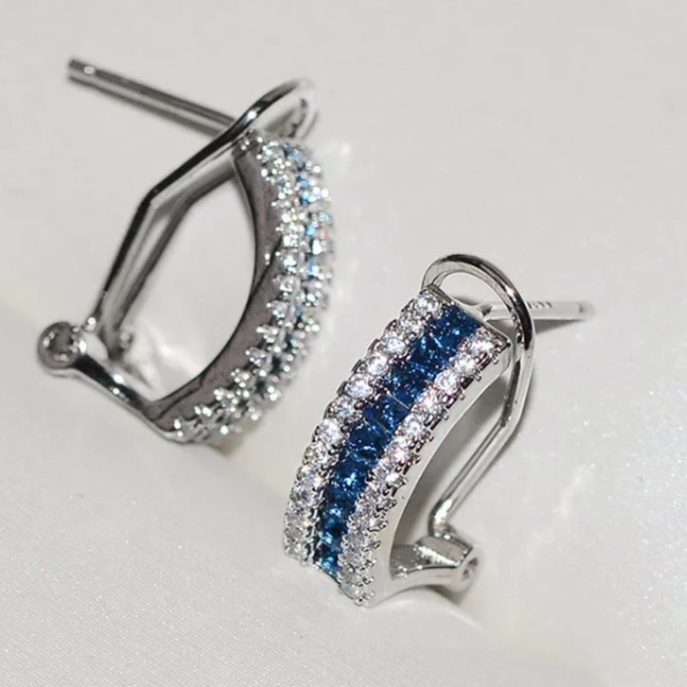 Sterling silver stud earrings - Picture 2 of 3